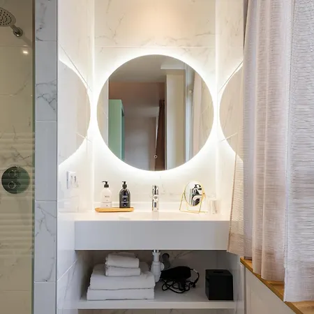 L'invitation Au Voyage - &