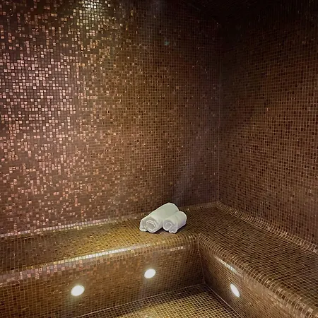 L'invitation Au Voyage - & 4*