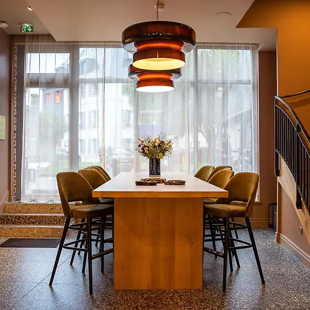 L'invitation Au Voyage - &