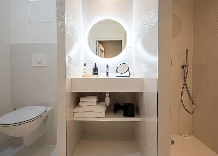 Hotel L'invitation Au Voyage - & Honfleur